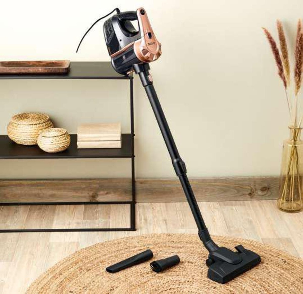 مكنسة كهربائية محمولة بثلاث رؤوس مختلفة لسهولة التنظيف 600 واط