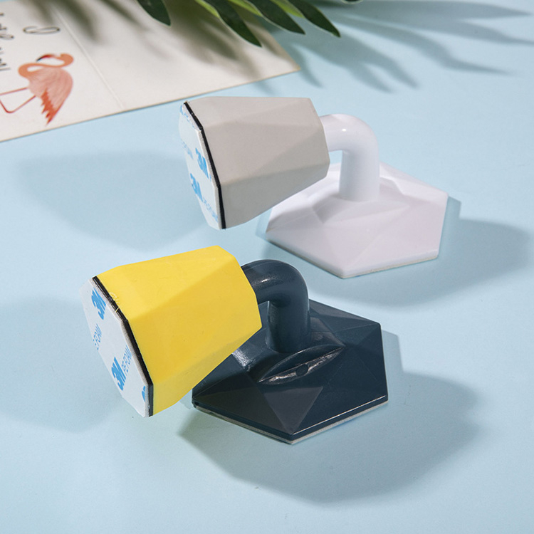 صدادة وماسك للباب ذاتيه اللصق للحفاظ علي الباب والدهانات