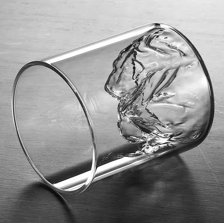 مج الجبل الجليدي لشرب وتقديم العصائر والمشروبات من الزجاج الشفاف