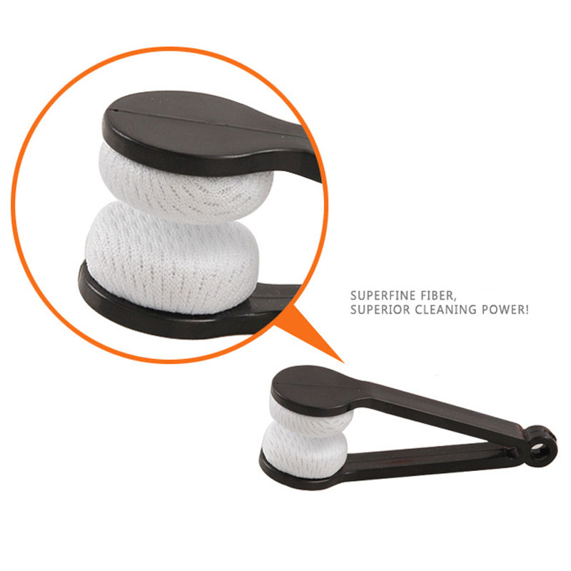 مساحة نظارات بفرشة ناعمة تحميه من الخدوش