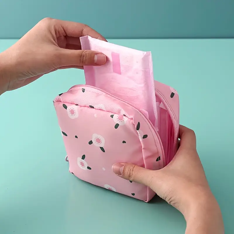 شنطة ميني للفوط الصحية ومستحضرات التجميل بسوستة وسهلة الحمل للخروج