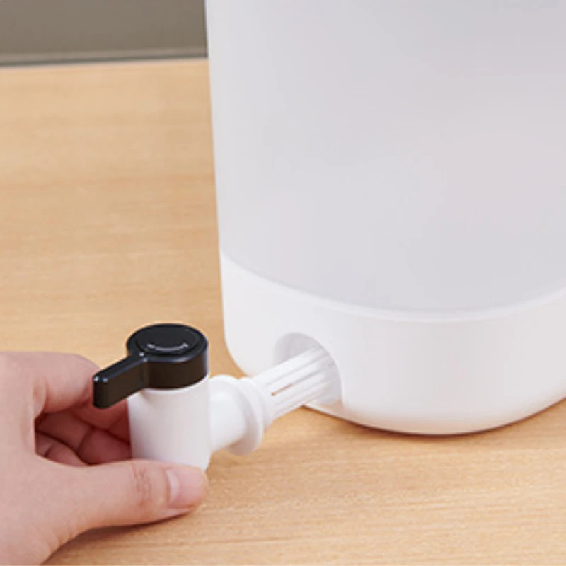 ديسبنسر عصائر 4 لتر بغطاء محكم الغلق وحنفية لسهولة الأستخدام من ايكوكو