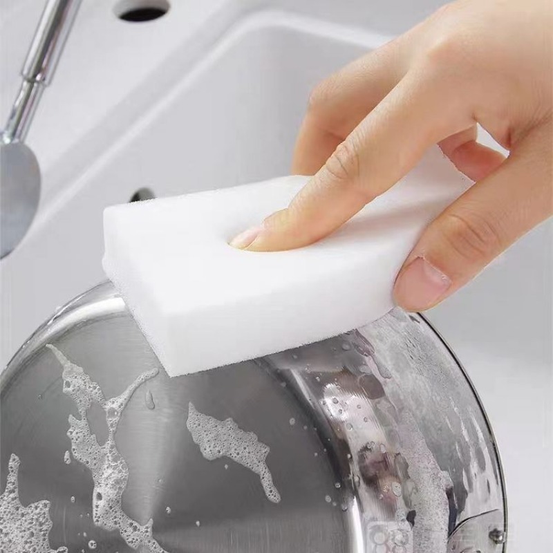 اسفنجة التنظيف السحرية لإزالة البقع الصعبة بالماء بدون منظفات ومواد كميائية