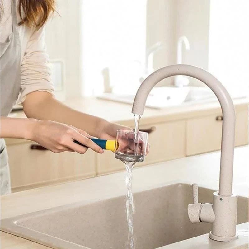 مقشرة الخضار والفاكهة بكوب اكلريك لجمع القشر والمحافظة على نظافة المكان