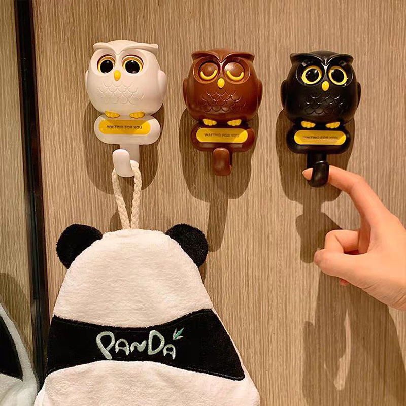 هوك شكل بومة بعيون متحركه لتعليق الملابس والمفاتيح والكابات