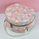 مجموعة شنط جلد 3 قطع بماقسات مختلفة بيضاوية الشكل لتنظيم وحمل الميك اب مزينة بقلوب