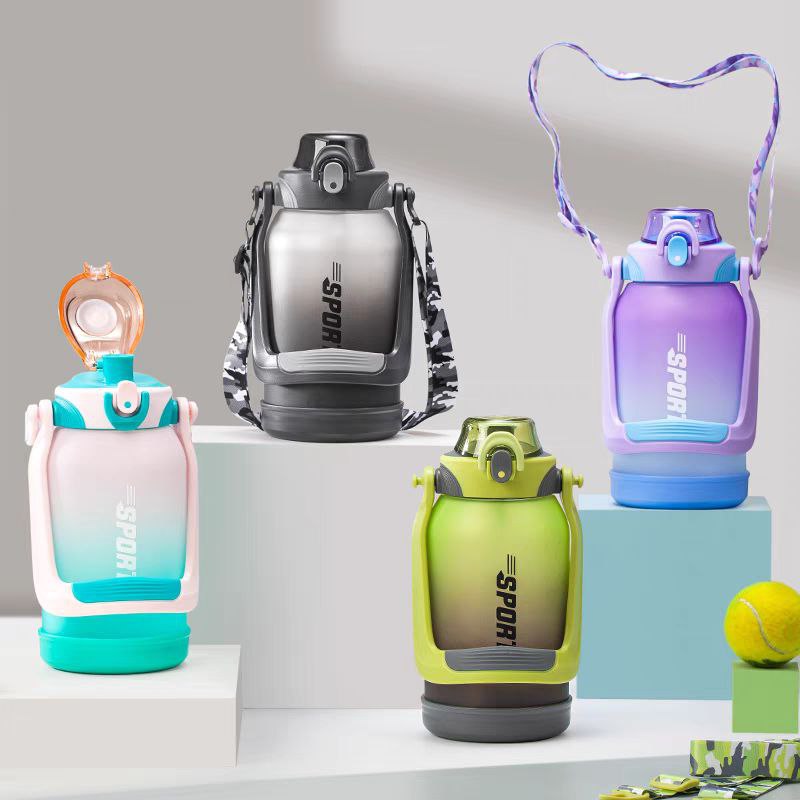 زجاجة مياة 1500 ملي بشاليموه لشرب المياة والعصائر الفريش