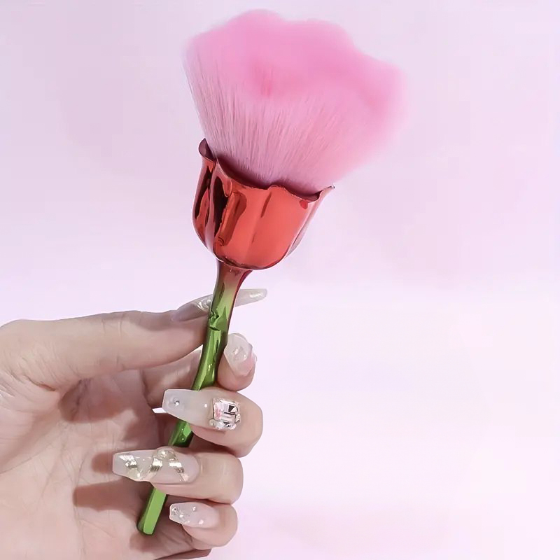 فرشة مكياج ناعمة ولطيفة علي البشرة شكل وردة مجسم