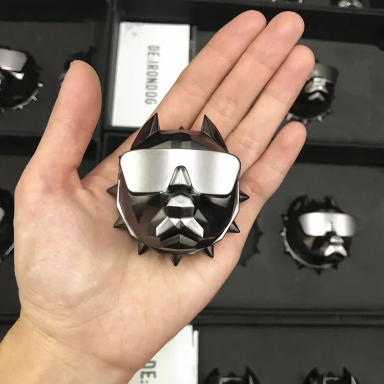 فواحة لتعطير السيارة تثبت في فتحات التكييف