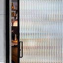 رول استيكر لاصق بتصميم مضلع لتزيين الزجاج والشبابيك 45 *200 سم