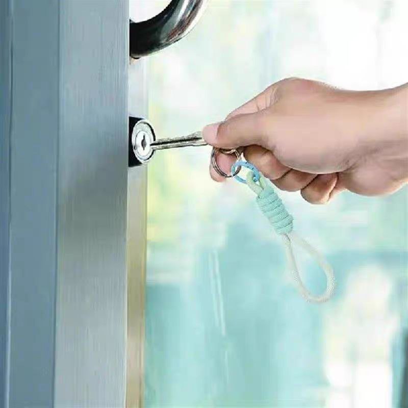 ميدالية مضفرة بمشبك لتعليق مفاتيح السيارات والمنزل والشنط