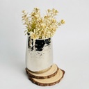 فازة نحاسية مزخرفة باللون الفضي لتجديد ديكور المنزل