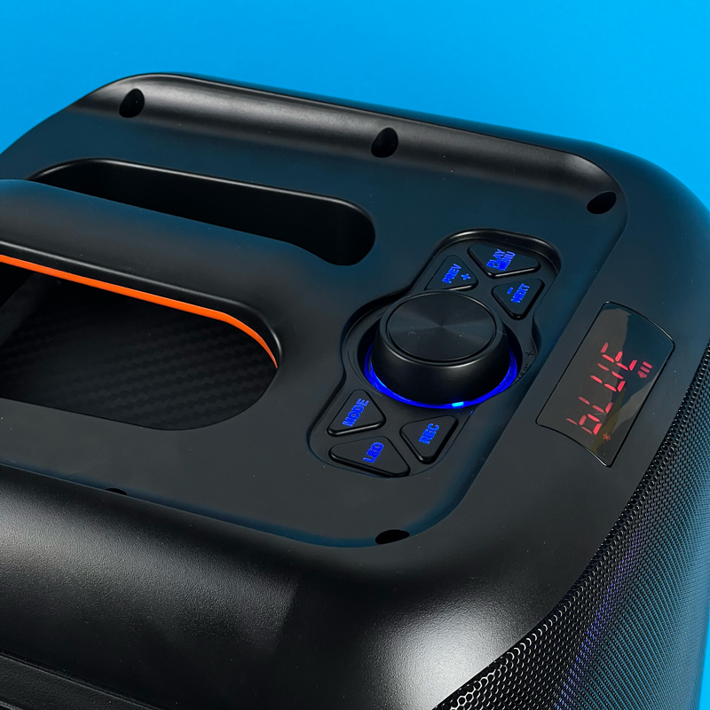 مكبر صوت بالوان ار جي بي لاسلكي يعمل بالبلوتوث مع ريموت كنترول  للتحكم عن بعد - بطارية 3600 مللي امبير