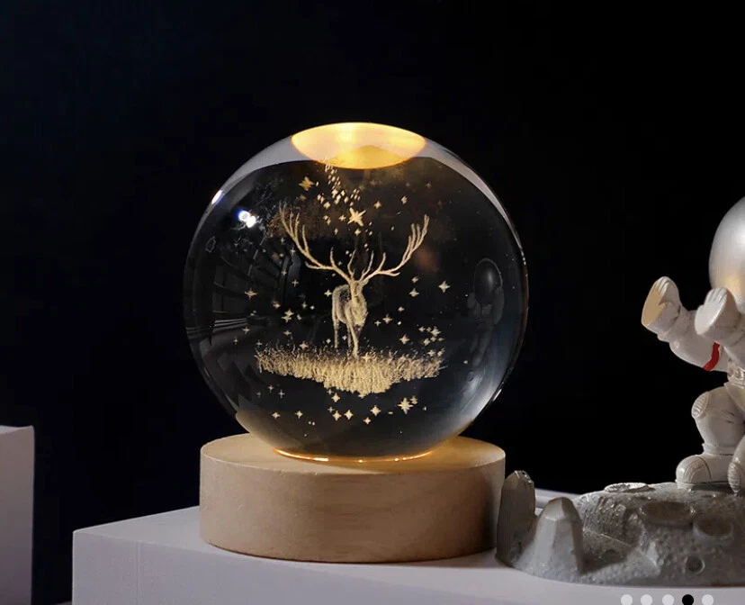 بلورة كريستال ثلاثية الابعاد بتصميم غزالة بقاعدة خشبية قابلة للفصل