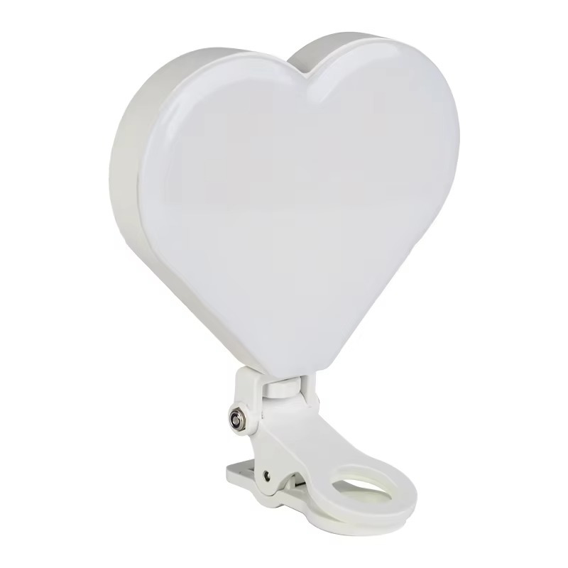 رينج لايت بتصميم قلب ب 3 اضاءات مع مشبك للتعليق بيو اس بي للشحن