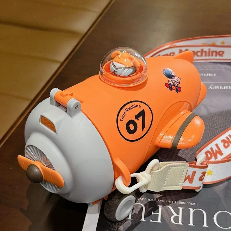 زمزمية بشاليموه بتصميم طائرة مجسمة مع حزام كروس للمدرسة والنادي -550 ملل