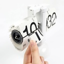 ساعة مكتب رقمية قلابة بتصميم كلاسيكي عتيق تعمل بالبطارية