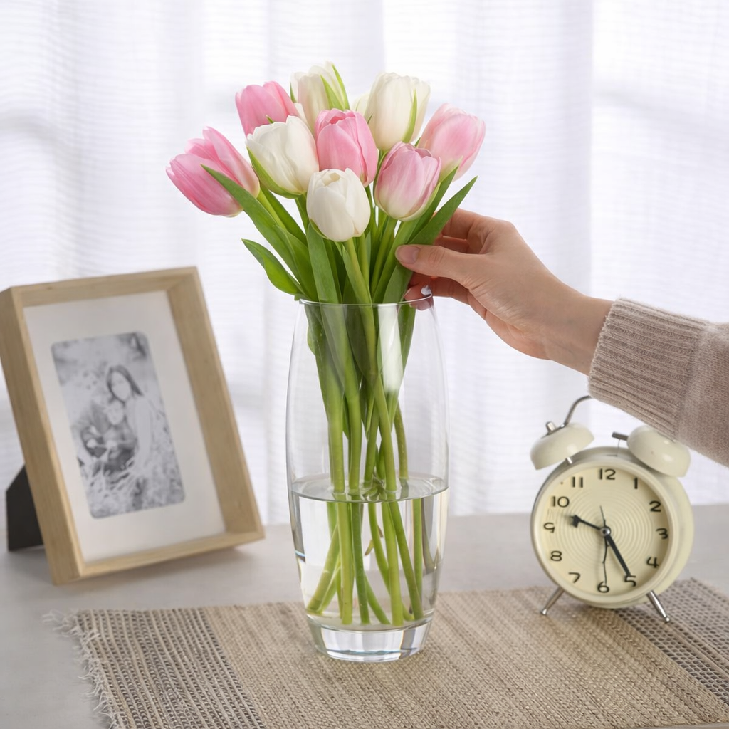 فازة زجاج شفاف بتصميم بيضاوي الشكل مقاس 26 * 8 سم