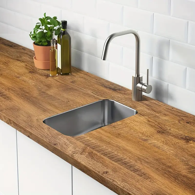 رول استيكر لاصق شكل خشبي باللون البني  لتجديد ديكور الحوائط والاثاث