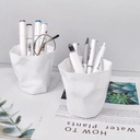 حامل أقلام بتصميم كوب لحمل وتنظيم الأدوات المدرسية