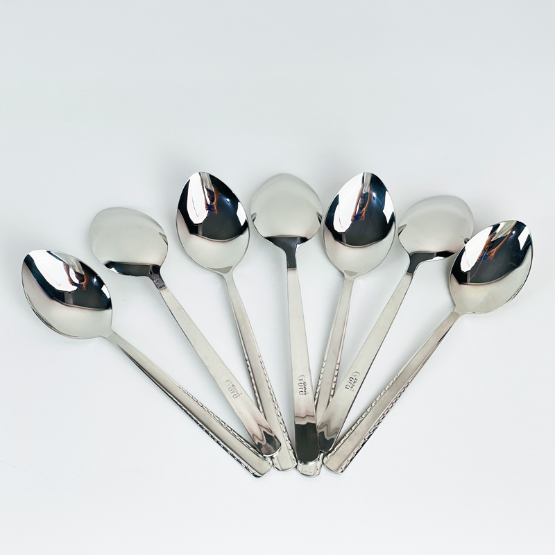 طقم معالق استانليس ستيل 12 قطعة باللون الفضي