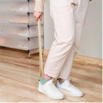 لبيسة حذاء طويلة بمقبض مريح لتسهيل لبس الاحذية