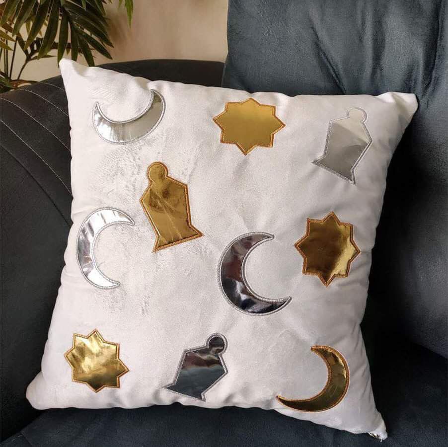 اكياس مخدات وكوشن هلال ونجوم لديكور البيت