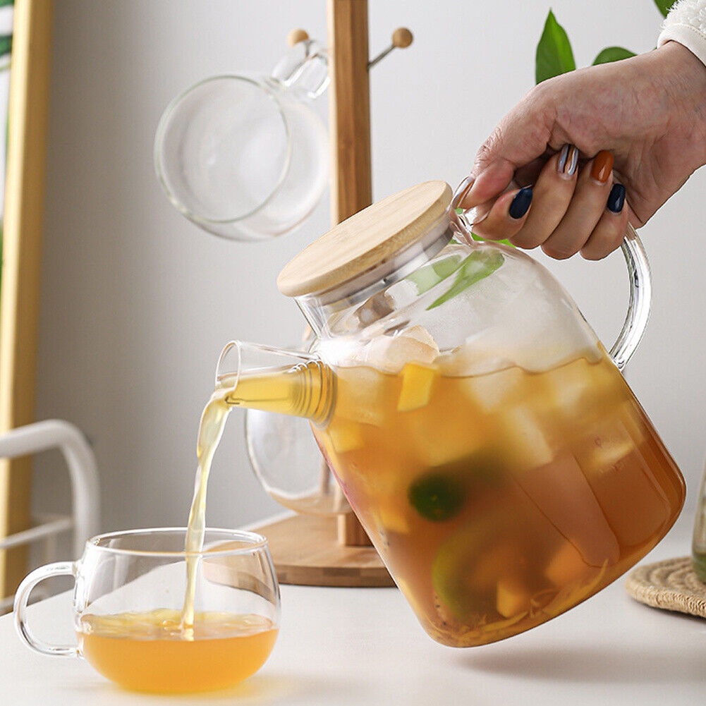 براد شاي زجاج شفاف 1800 ملي بغطاء خشبي ومصفاه داخلية للشاي والاعشاب
