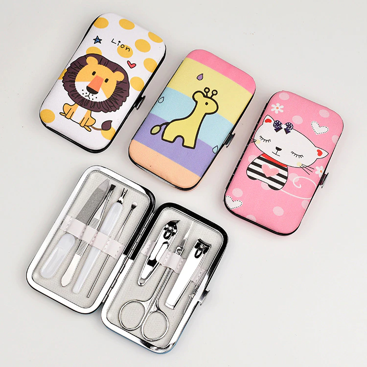 طقم باديكير 7 قطع للعناية بأظافر اليد والقدم