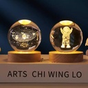 بلورة رجل الفضاء من الكريستال بقاعدة خشبيه مضيئة بوصلة يو اس بي