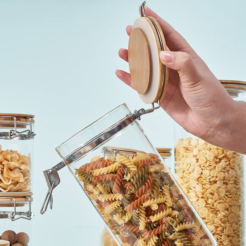 برطمان زجاج غطاء خشب بقفل لاحكام الغلق كبير 1600 ملي لحفظ وتنظيم التوابل والبقوليات والمكسرات والاسباجيتي