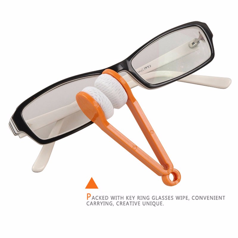 مساحة نظارات بفرشة ناعمة تحميه من الخدوش