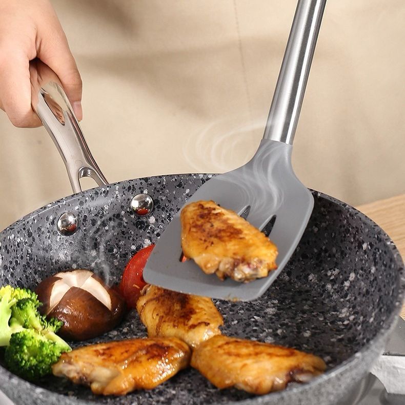 قطعة طقم توزيع سيليكون بيد خشب مقاوم للحرارة لتقليب واخراج وتقديم الطعام - موف