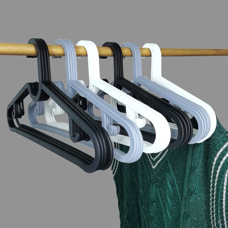 طقم شماعات 6 قطع لتعليق التيشرتات والقمصان والبناطيل من البلاستيك