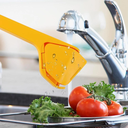 عصارة برتقان بلاستيك يدوية بمقبض قابل للطي سهل الاستخدام لعصر البرتقان والليمون والتفاح والفراولة