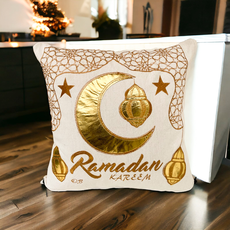 اكياس مخدات كتان مطرزة بكلمه رمضان كريم بسوستة  لتجديد ديكور المنزل في رمضان