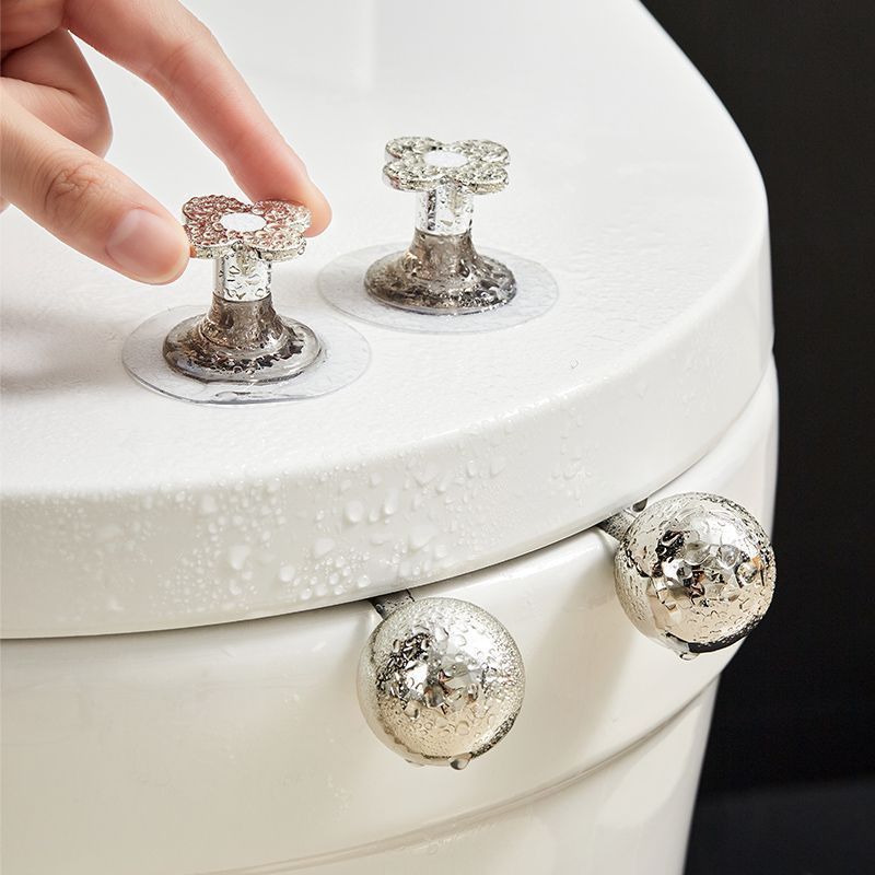 مقبض رافع لمقعد التواليت قطعتين علي شكل ورردة مع لصق لتثبيته لتجنب لمس الغطاء