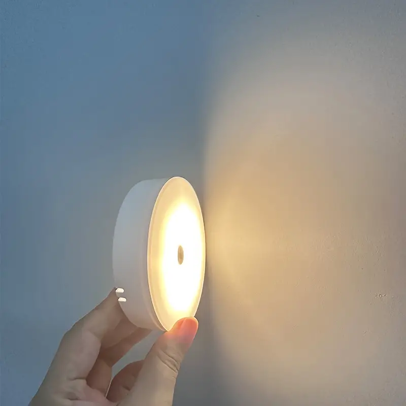 كشاف ليد بلصق بثلاث اضاءات مختلفة بلصق دبل فيس يعلق علي الحائط و في الدولايب مع وصله يو اس بي 