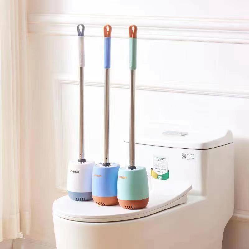 فرشاة تواليت سيليكون بقاعدة بفتحات لتصريف المياه مع لصق دبل فيس لتعليقه بسهولة