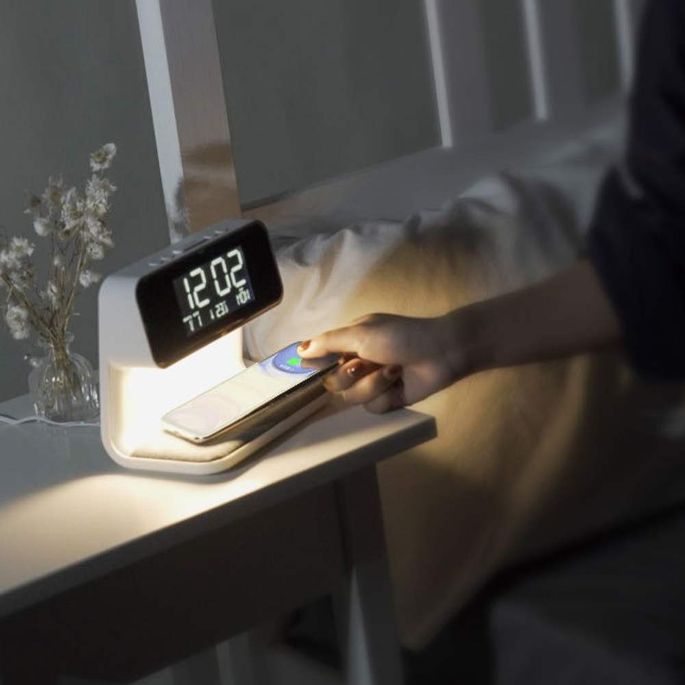 شاحن وايرلس 3 *1  وساعة منبة ومصباح ليلي بقوة 15 وات