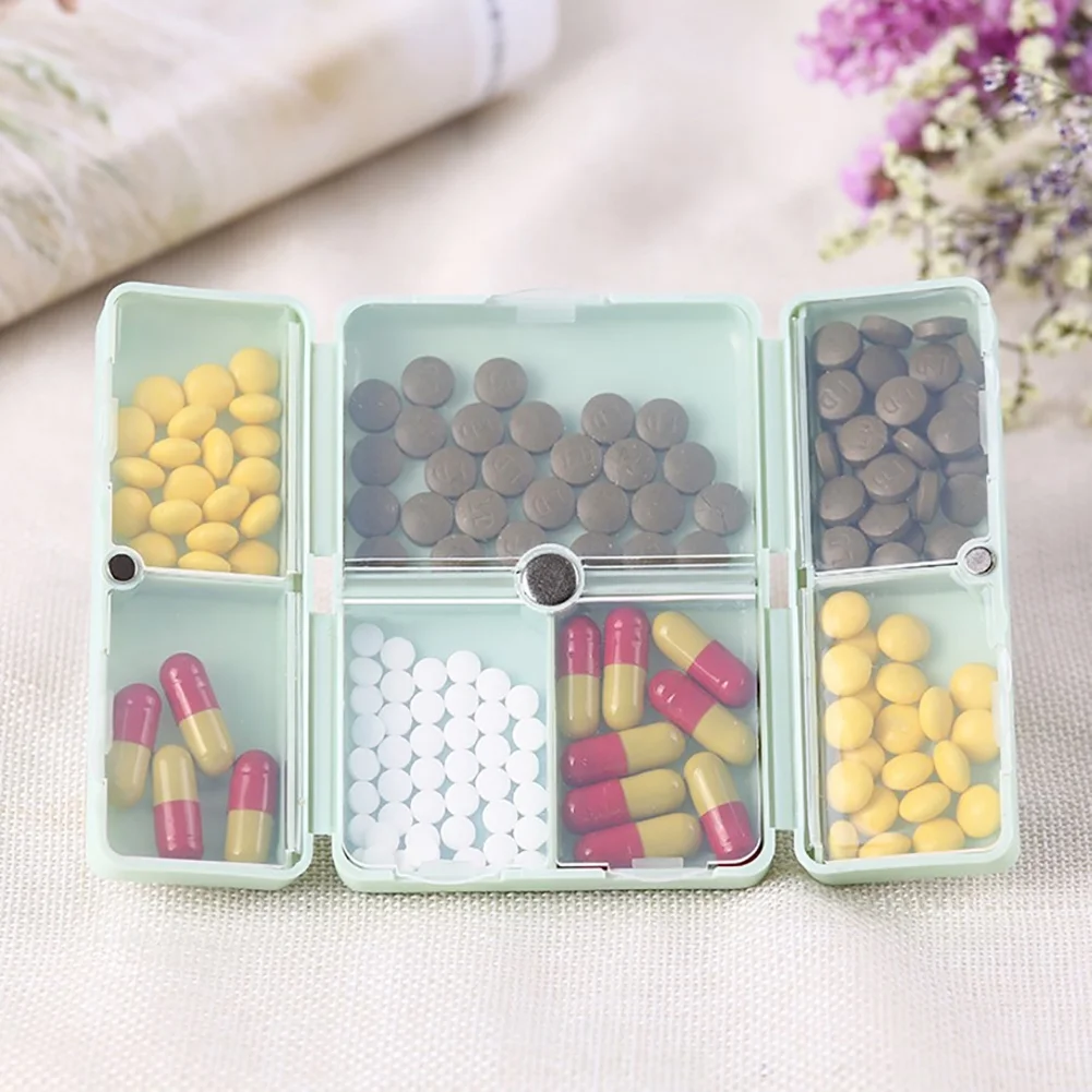 منظم يومي للأدوية و الفيتامينات مقسم 7 خانات بغطاء محكم الغلق