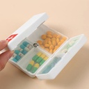 منظم يومي للأدوية و الفيتامينات مقسم 7 خانات بغطاء محكم الغلق