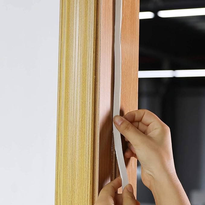 شريط فوم لعزل ومنع الأتربة والحشرات للأبواب والشبابيك - قطعتين