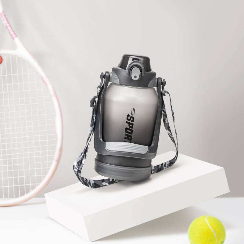 زجاج مياة 1500 ملي بشاليموه مناسبة للجيم والجامعات بيد لسهولة الحمل