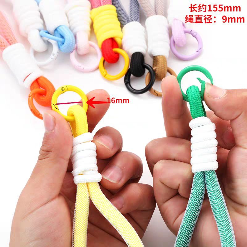 ميدالية مضفرة بمشبك لتعليق مفاتيح السيارات والمنزل والشنط