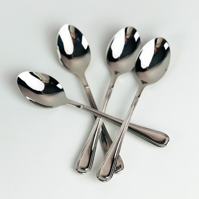 طقم معالق شاي استانلس ستيل 12 قطعة باللون الفضي