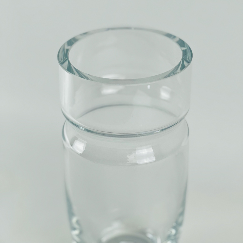 فازة ورد شيك زجاج شفاف لتجديد ديكور البيت