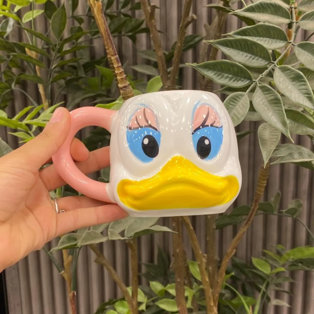 مج سيراميك بتصميم كرتوني بطوطة بيد كبيرة للمشروبات الساخنة