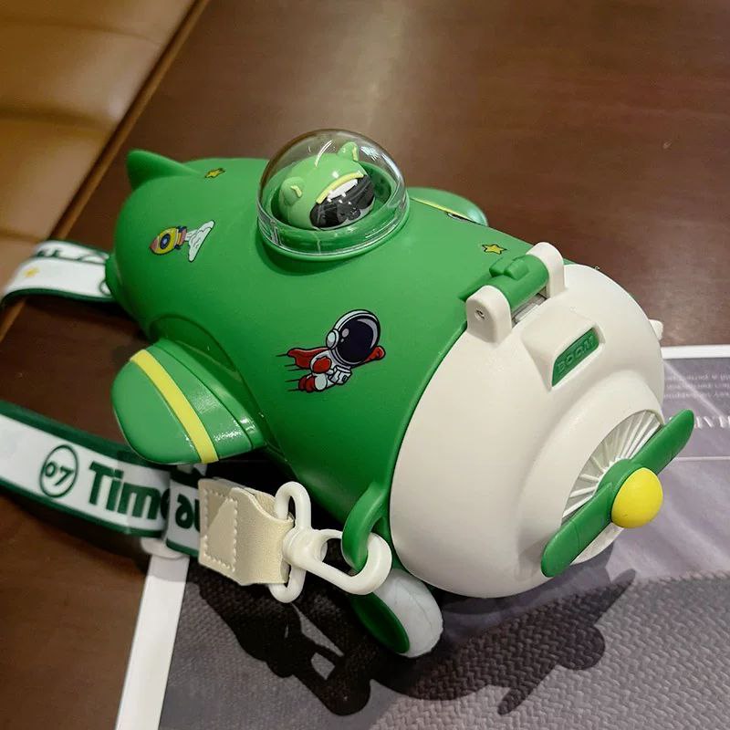 زمزمية بشاليموه بتصميم طائرة مجسمة مع حزام كروس للمدرسة والنادي -550 ملل