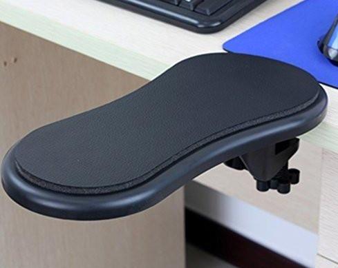 ستاند مريح للذراع لمنع الآلم الناتجة عن الجلوس  أمام الكمبيوتر سواء للعمل أو للترفيه واللعب